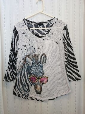 Carine Zebra Animal V-Neck Art to Wear Sheer Burnout Lagenlook Graphic Tee - XL